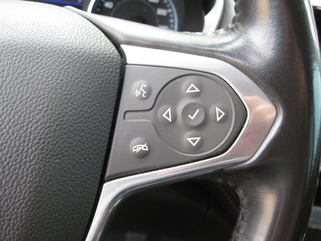 Used 2021 Chevrolet Traverse LT FWD image 16