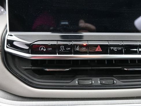 Used 2024 Jeep Compass Limited image 24