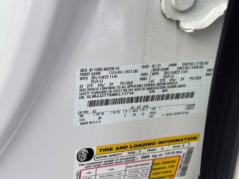 Used 2021 Lincoln Navigator Black Label w/ Cargo Convenience Package image 25