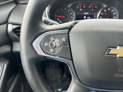 Used 2023 Chevrolet Traverse LT image 25