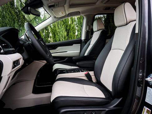 New 2026 Honda Odyssey Elite image 16