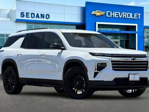 New 2026 Chevrolet Traverse LT FWD image 2