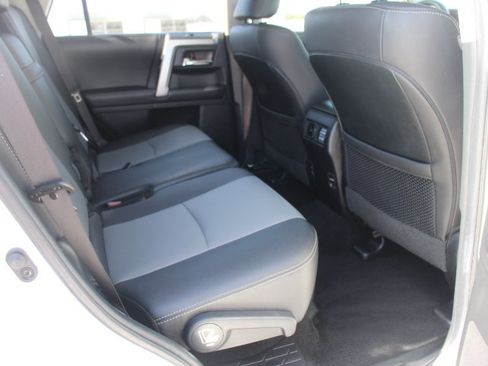 Certified 2019 Toyota 4Runner SR5 Premium AWD/4WD image 20