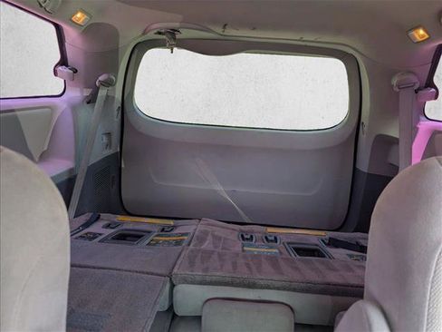Used 2012 Toyota Sienna FWD image 16