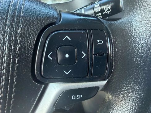 Used 2015 Toyota Sienna LE FWD image 22