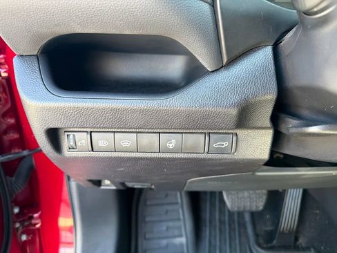Used 2025 Toyota RAV4 XLE w/ Convenience Package AWD/4WD image 20