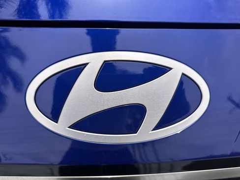 Used 2025 Hyundai Elantra Limited FWD image 10