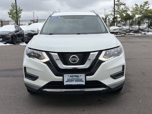 Used 2017 Nissan Rogue SV w/ SV Premium Package AWD/4WD image 2