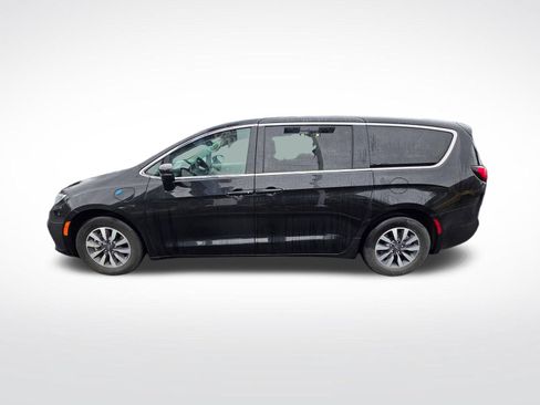 Used 2023 Chrysler Pacifica Touring-L FWD image 8