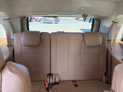 Used 2016 Cadillac Escalade Platinum AWD/4WD image 13
