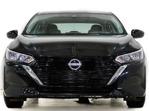 Used 2024 Nissan Sentra SV image 2