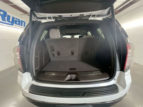 Used 2021 Chevrolet Tahoe Z71 w/ Rear Media and Nav Package image 27