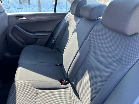 Used 2014 Volkswagen Jetta S image 16