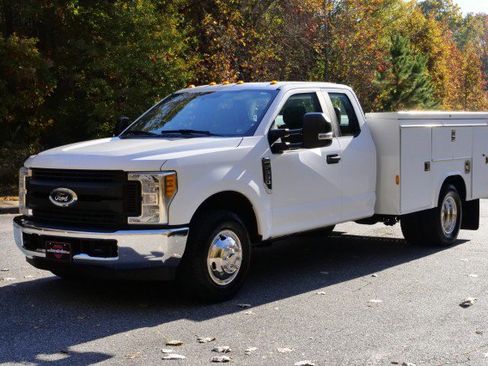 Used 2017 Ford F350 XL w/ Power Equipment Group image 6