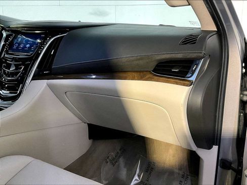 Used 2019 Cadillac Escalade ESV Premium Luxury w/ LPO, Radiant Package AWD/4WD image 22