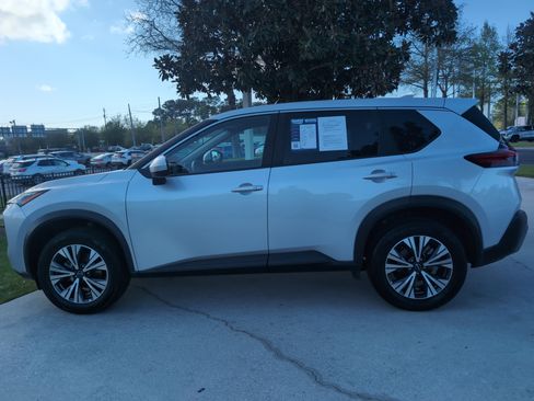 Used 2023 Nissan Rogue SV image 7