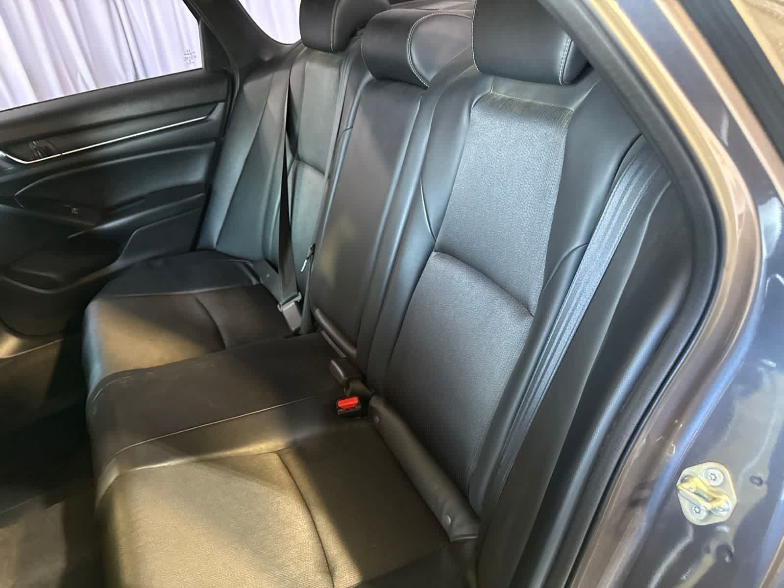 Used 2018 Honda Accord Sport image 16