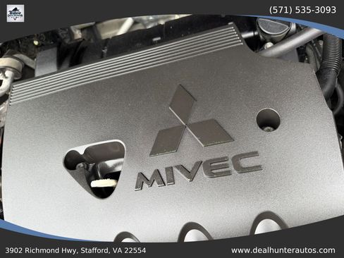 Used 2018 Mitsubishi Outlander SE AWD/4WD image 35