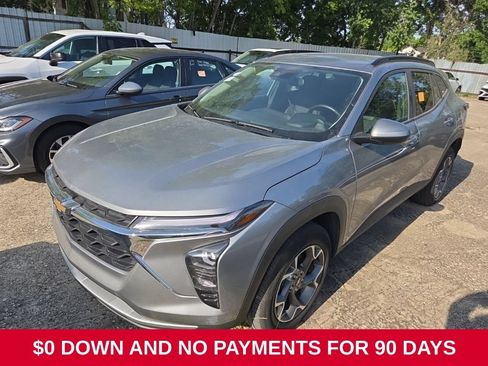 Used 2025 Chevrolet Trax LT w/ LT Convenience Package FWD image 1