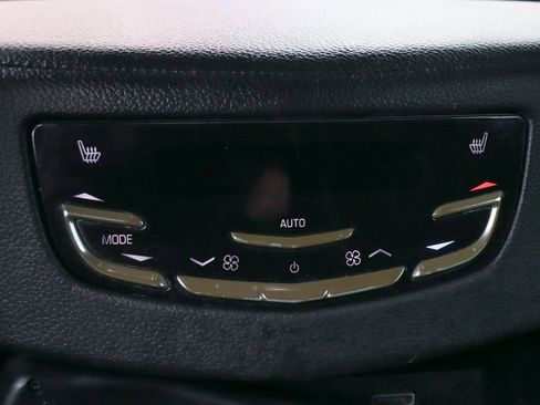 Used 2019 Cadillac Escalade Platinum image 44