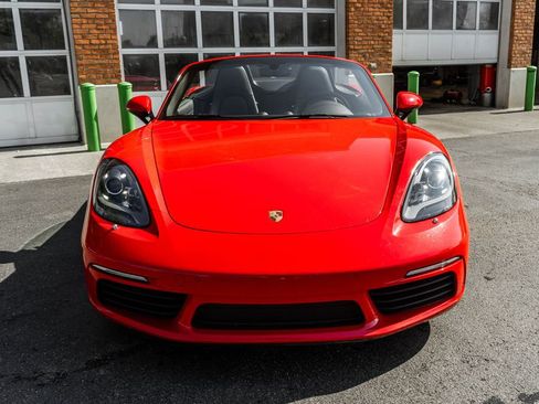 Used 2024 Porsche 718 Boxster w/ Premium Package RWD image 29