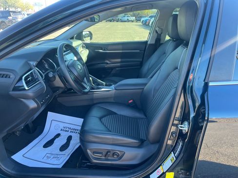 Used 2018 Toyota Camry L image 14