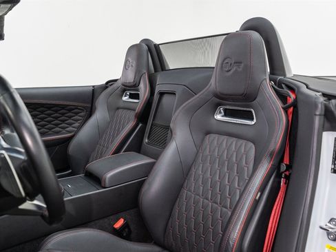 Used 2020 Jaguar F-TYPE SVR image 26