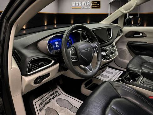 Certified 2022 Chrysler Pacifica Touring-L FWD image 20