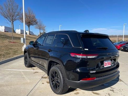 New 2026 Jeep Grand Cherokee Altitude AWD/4WD image 3