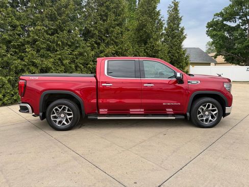 Used 2023 GMC Sierra 1500 SLT w/ SLT Premium Plus Package AWD/4WD image 32