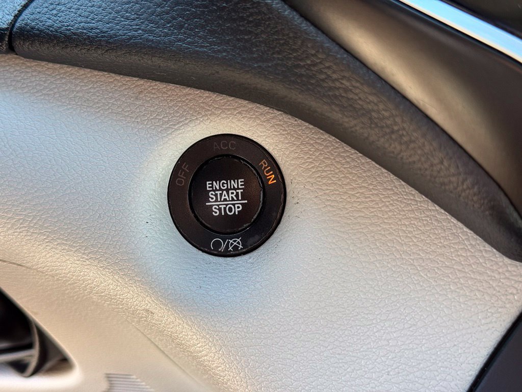 Used 2019 Jeep Cherokee Limited AWD/4WD image 36