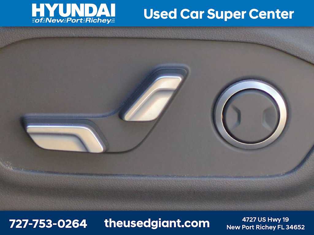 Used 2025 Hyundai Santa Fe SEL FWD image 23