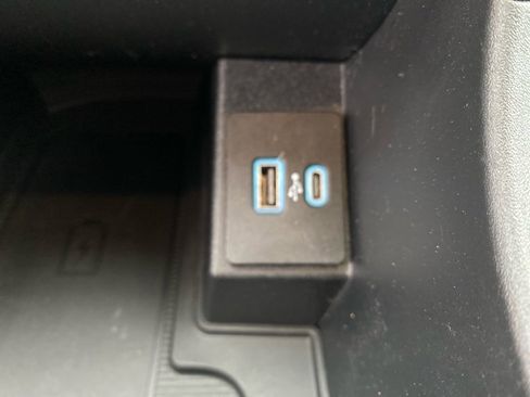 Used 2024 Ford Edge SEL w/ Convenience Package image 13