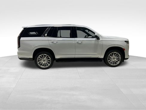 Used 2023 Cadillac Escalade Premium Luxury AWD/4WD image 3