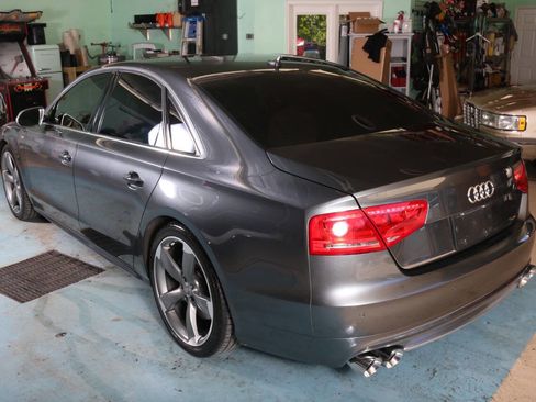 Used 2014 Audi S8 AWD/4WD image 35