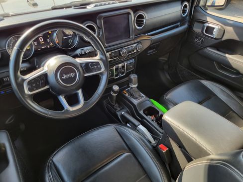Used 2022 Jeep Wrangler Unlimited Sahara AWD/4WD image 19
