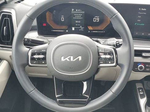 Certified 2025 Kia Sorento S AWD/4WD image 12