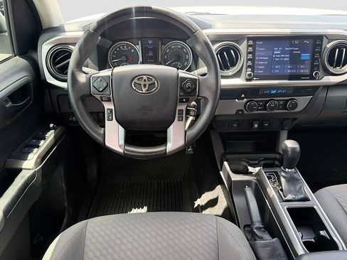 Used 2022 Toyota Tacoma SR5 RWD image 21
