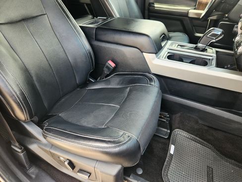Used 2018 Ford F150 Lariat w/ Equipment Group 502A Luxury AWD/4WD image 14