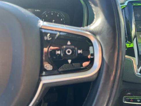 Used 2016 Volvo XC90 T6 Momentum w/ Momentum Plus Package AWD/4WD image 18