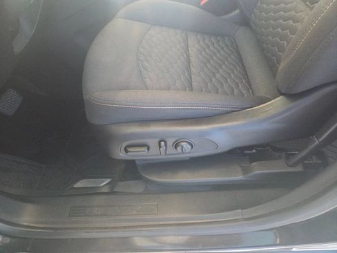 Used 2020 Chevrolet Equinox LT w/ Driver Convenience Package FWD image 15