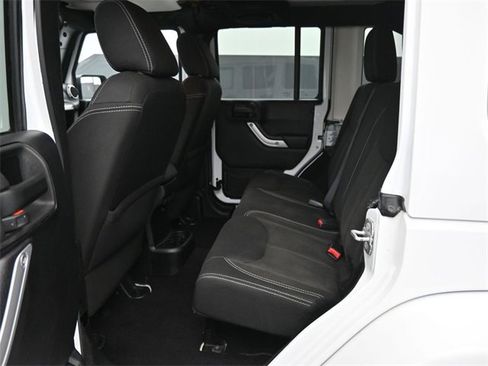 Used 2014 Jeep Wrangler Unlimited Sahara w/ Connectivity Group image 33