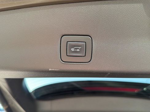 Used 2022 Chevrolet TrailBlazer ACTIV w/ Sun and Liftgate Package FWD image 9