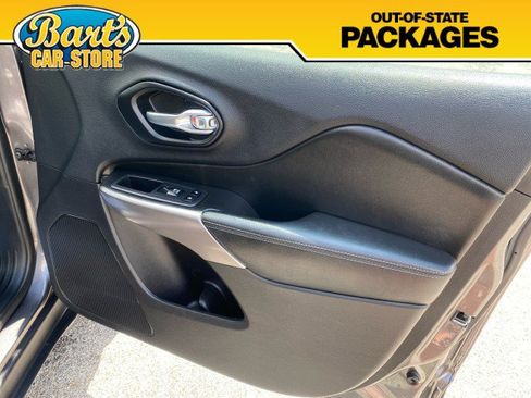 Used 2019 Jeep Cherokee Limited AWD/4WD image 14