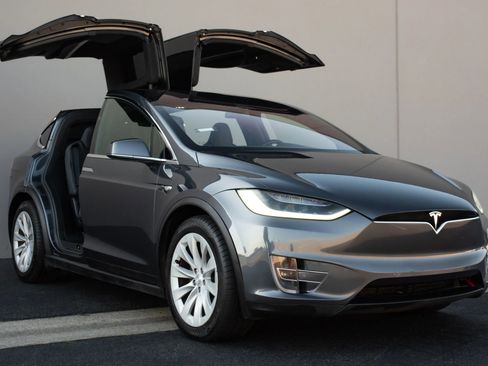 Used 2018 Tesla Model X 100D image 6