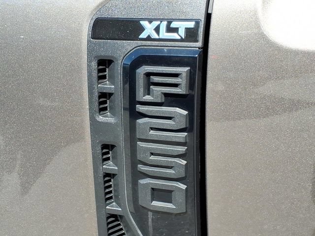 Used 2023 Ford F250 XLT w/ XLT Premium Package AWD/4WD image 9