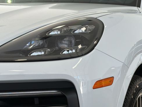 Used 2022 Porsche Cayenne Platinum Edition AWD/4WD image 12
