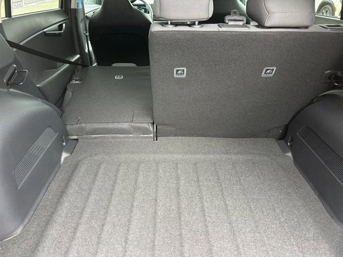 New 2026 Kia Niro LX FWD image 15