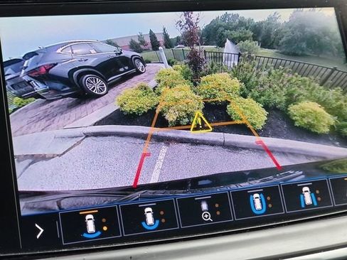 Used 2020 Buick Enclave Avenir w/ Avenir Technology Package AWD/4WD image 17