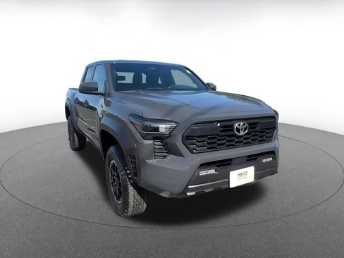 Used 2025 Toyota Tacoma TRD Off-Road image 3